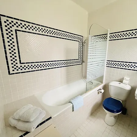 Hotel La Collinière à Sainte-Gemme-Moronval Chambre photo