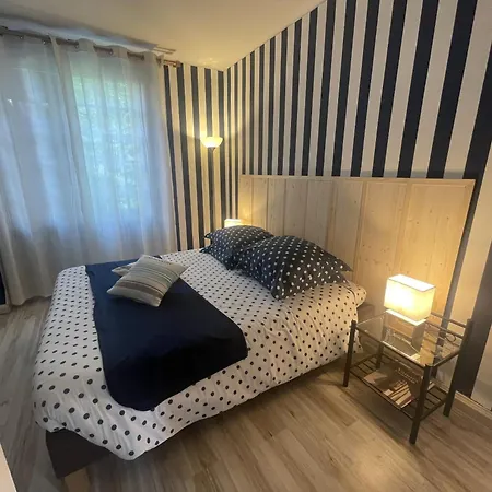Hotel La Collinière à Sainte-Gemme-Moronval Chambre photo